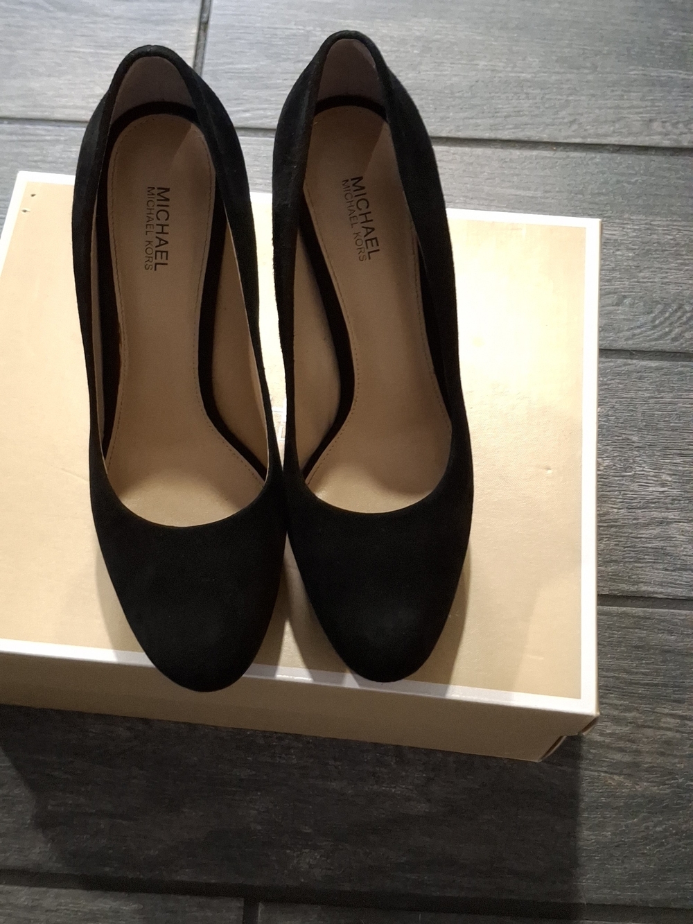 MICHAEL Michael Kors Black Suede Classic Round-Toe Pumps